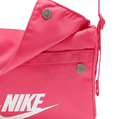 5. Torba Nike Sportswear Revel Crossbody Bag CW9300-629