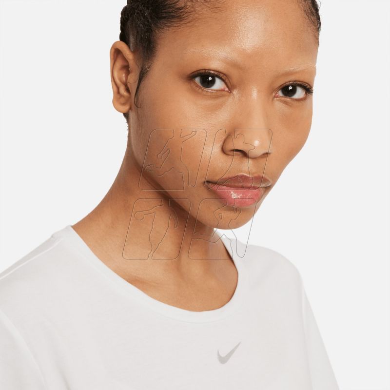 3. Koszulka Nike Dri-FIT UV One Luxe W DD0618-100