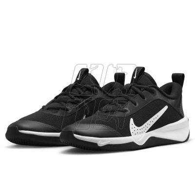 3. Buty Nike Omni Multi-Court Jr DM9027 002