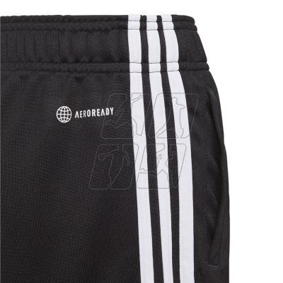 4. Spodenki adidas Designed 2 Move 3-Stripes Shorts Jr HI6833