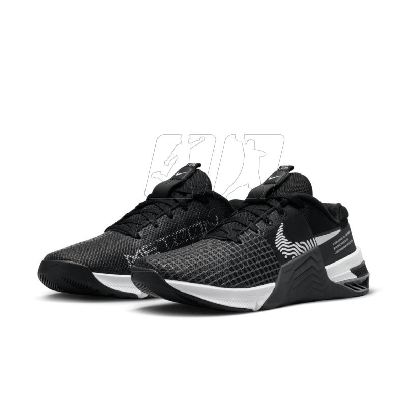 4. Buty Nike Metcon 8 W DO9327-001