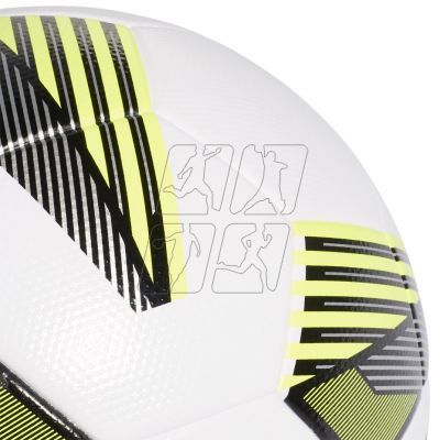4. Piłka nożna adidas Tiro League TSBE FS0369