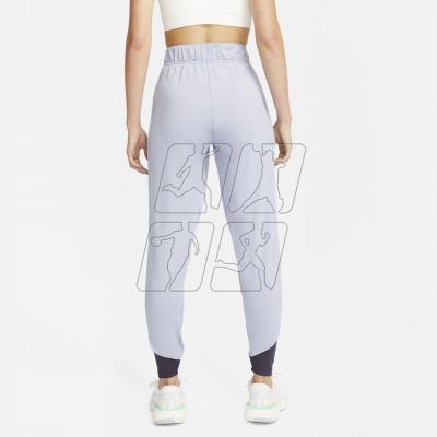 2. Spodnie Nike Therma-FIT Essential W DD6472-519