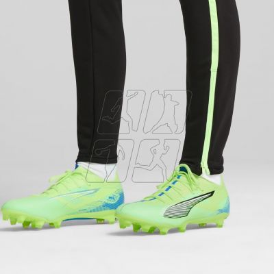 8. Buty piłkarskie Puma Ultra 5 Match FG/AG 107687 03