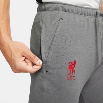 9. Spodnie Nike Liverpool FC M DB7876 088