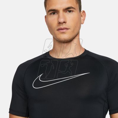 8. Koszulka termoaktywna Nike Pro Dri-FIT Top M DD1992-010