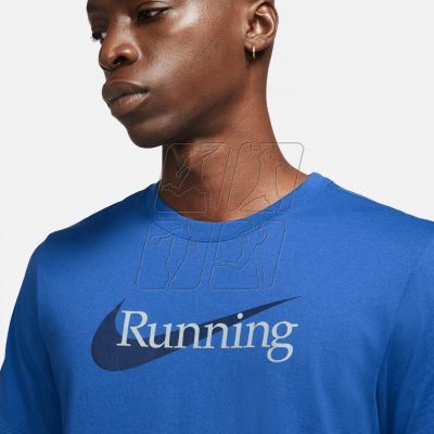 4. Koszulka Nike Sportswear Dri- Fit Swoosh M CW0945-481