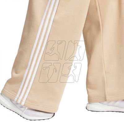 5. Spodnie adidas Essentials 3-Stripes Fleece Wide W IR5385