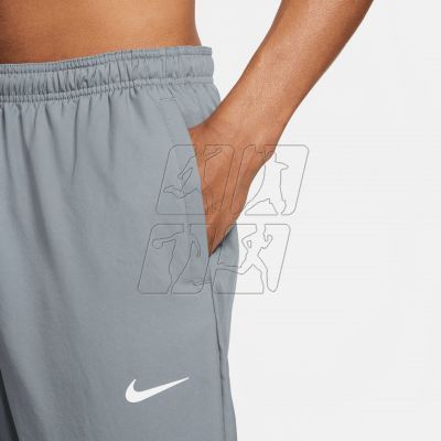 3. Spodnie Nike Dri-FIT Challenger M DD4894-084