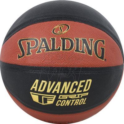 3. Piłka Spalding Advanced Grip Control  In/Out Ball 76872Z