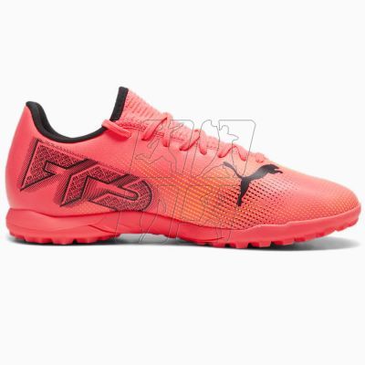 6. Buty piłkarskie Puma Future 7 Play TT M 107726-03