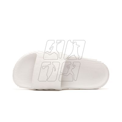 10. Klapki damskie/męskie adidas Adilette 22  Crystal White z wygodną profilowaną podeszwą białe (HQ4672)