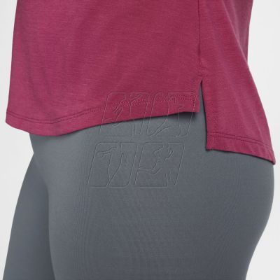 4. Koszulka Nike Dri-FIT UV One Luxe W DD0618-653