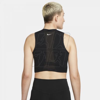 2. Koszulka Nike Pro Dri-FIT W DM6952-010