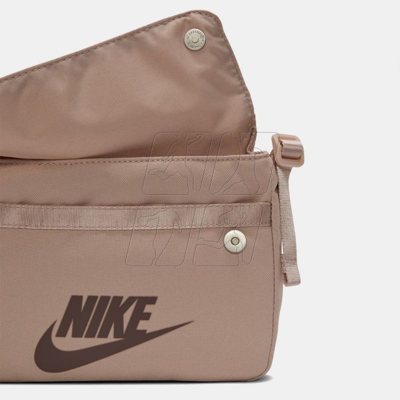 5. Saszetka, torba Nike Sportswear Revel Crossbody Bag CW9300 292