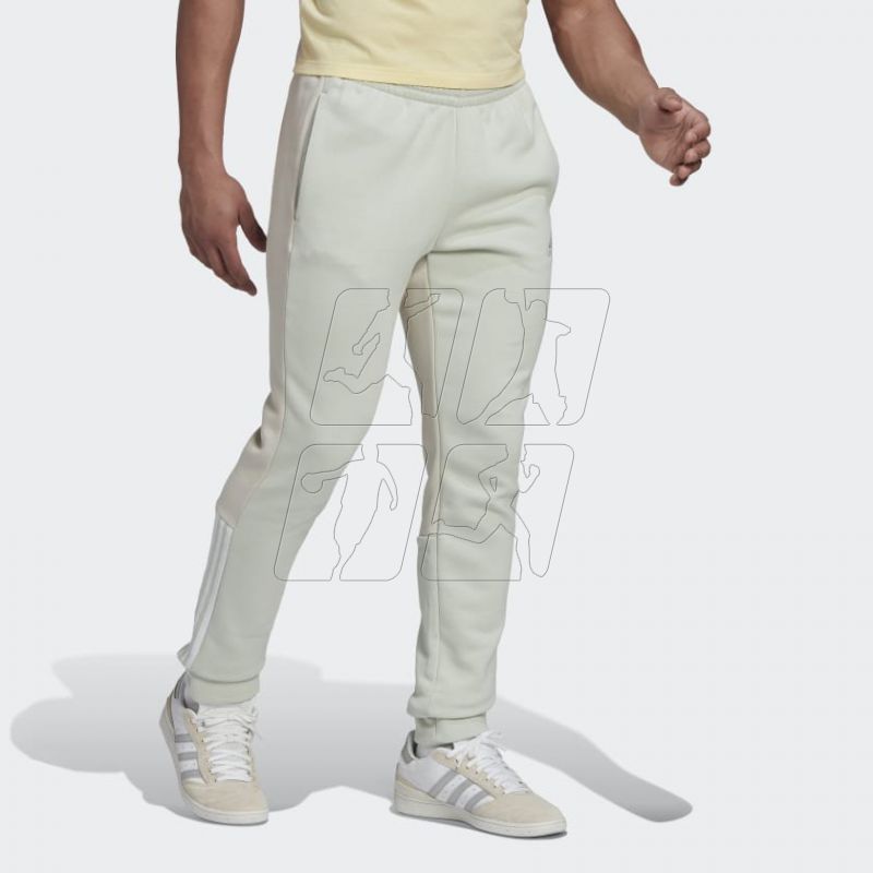 5. Spodnie adidas Essentials Colorblock Fleece Pants W HK2883
