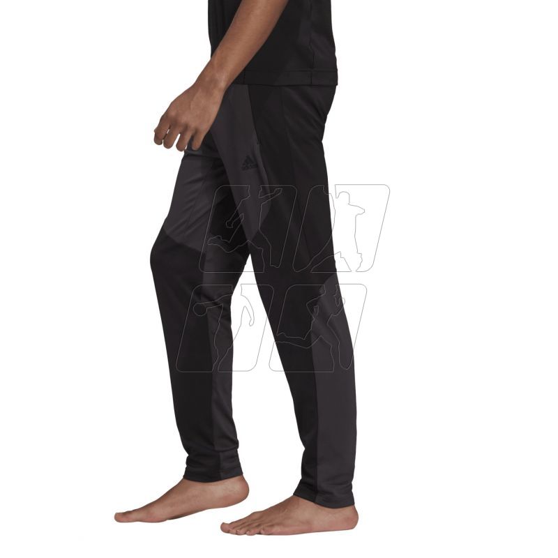 6. Spodnie adidas Yoga Training Pants M HC4438