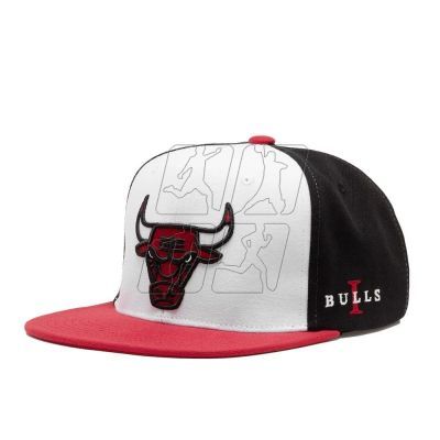 Czapka z daszkiem Mitchell &amp; Ness Chicago Bulls NBA Core I Snapback Buls HHSS6742-CBUYYPPPWHRD