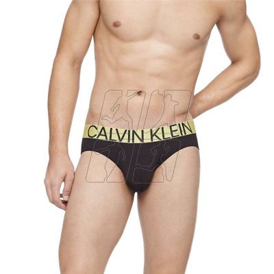 2. Bielizna Calvin Klein Slip Microfiber M NB1701A