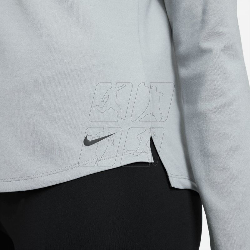 4. Koszulka Nike Therma-FIT One W DD4927-073