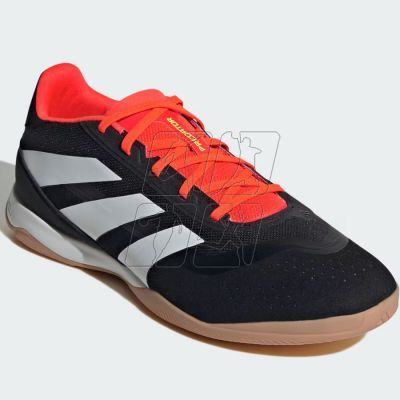 8. Buty adidas Predator League L IN M IG5456