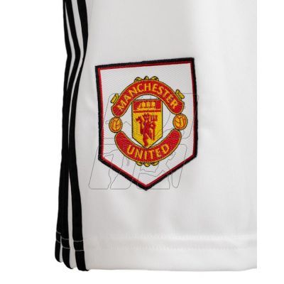 3. Spodenki adidas Manchester United M H13888