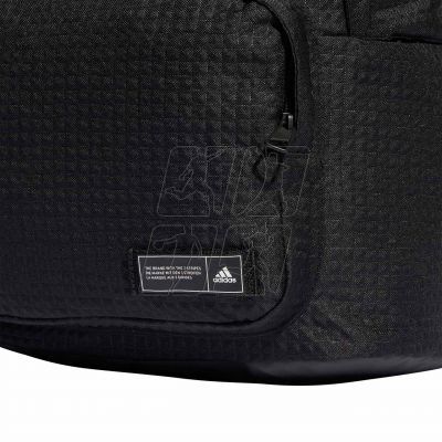 6. Plecak adidas Classic Foundation HY0749