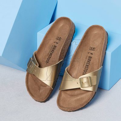 3. Klapki damskie Birkenstock Madrid Birko-Flor Gold regular szerokie złote (1016106)