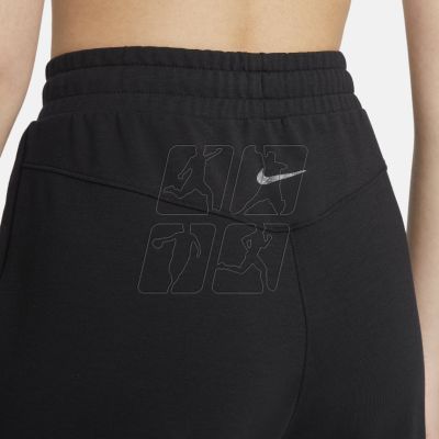4. Spodnie Nike Yoga Dri-FIT W DM7037-010