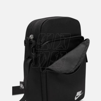 2. Saszetka Nike Heritage Crossbody Bag DB0456 010