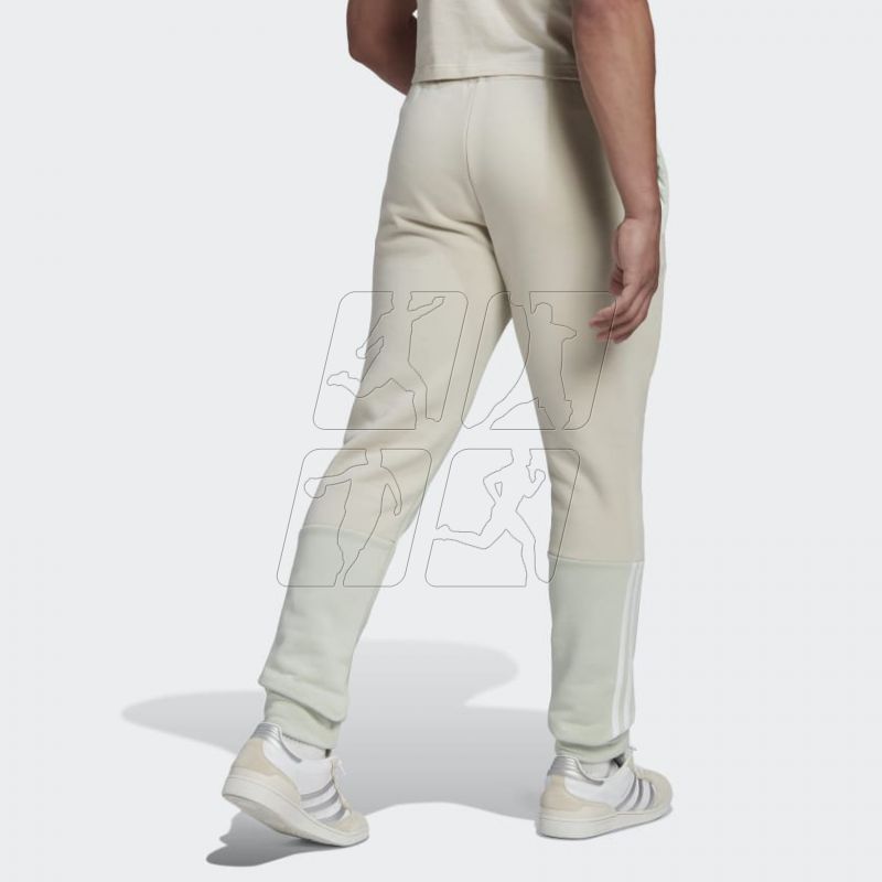 2. Spodnie adidas Essentials Colorblock Fleece Pants W HK2883