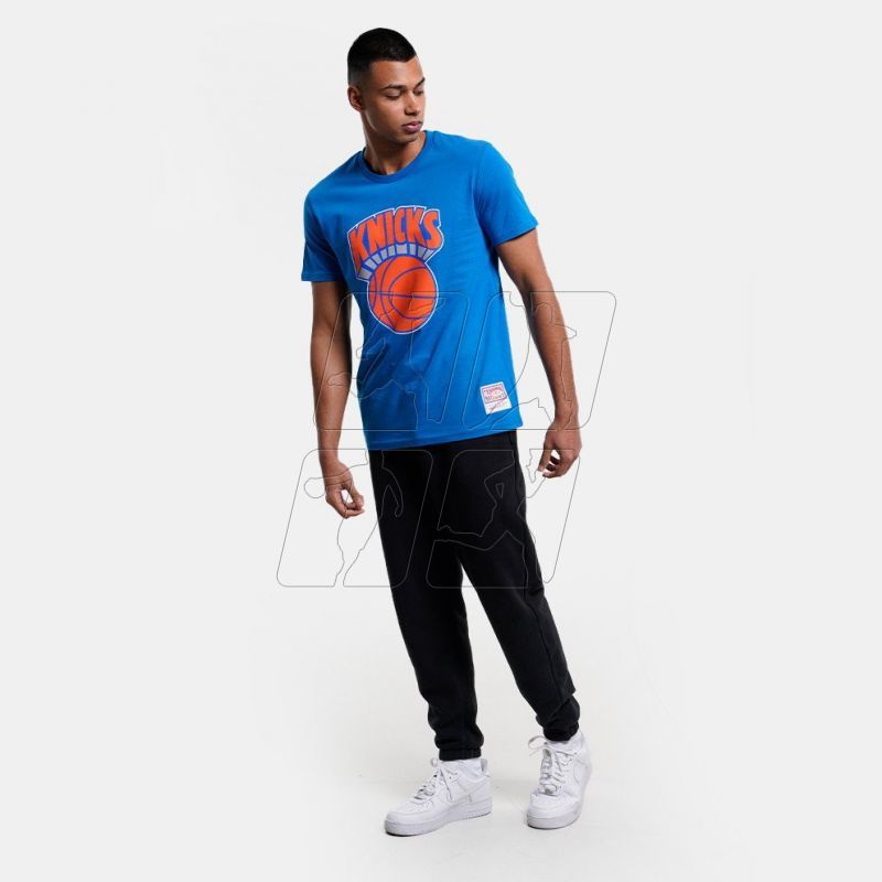 4. Koszulka Mitchell &amp; Ness t-shirt NBA Team Logo Tee New York Knicks M BMTRINTL1051-NYKROYA