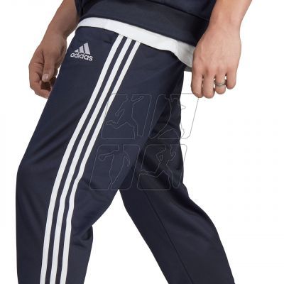 7. Dres adidas Basic 3-Stripes Tricot Track Suit M HZ2220