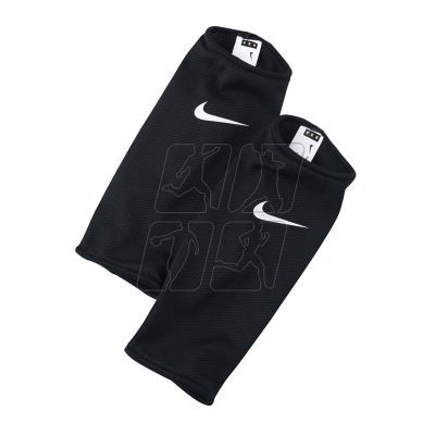 2. Rękaw do ochraniaczy Nike Guard Lock Sleeve  SE0174-011