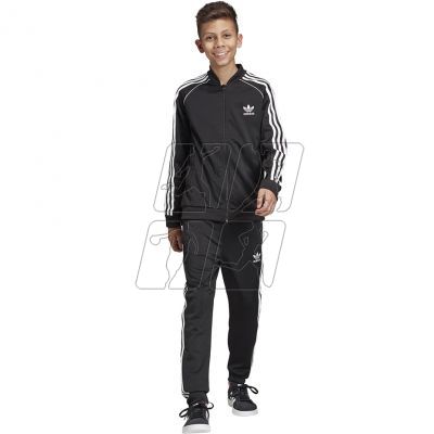 4. Spodnie adidas Superstar Pants Jr DV2879