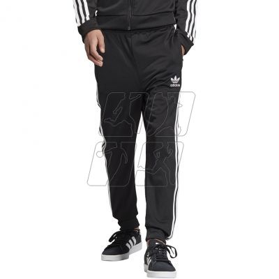 3. Spodnie adidas Superstar Pants Jr DV2879