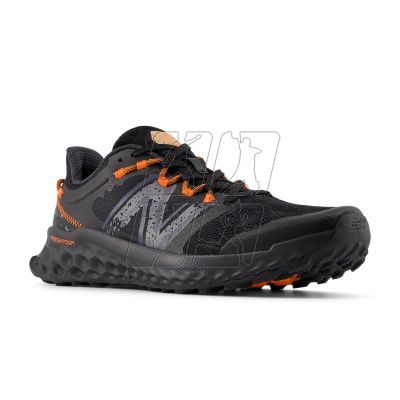 4. Buty do biegania w terenie New Balance Fresh Foam Garoe buty sportowe czarne (MTGARORB)