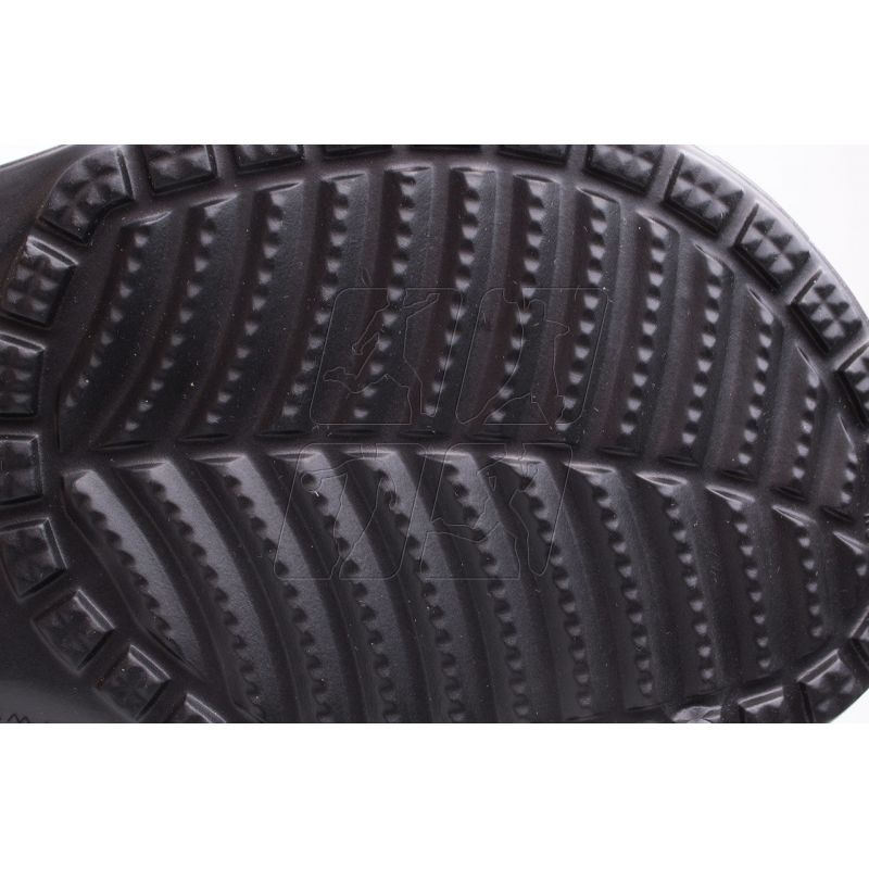 8. Klapki Crocs Classic Clog M 206868-001