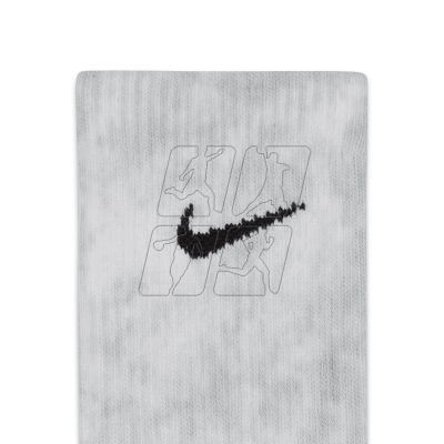4. Skarpety Nike Everyday Plus DM3407-910