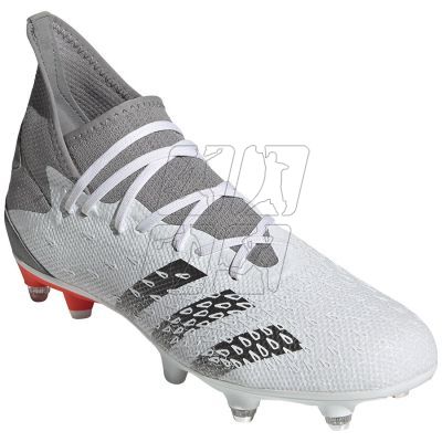10. Buty piłkarskie adidas Predator Freak.3 SG M FY6306