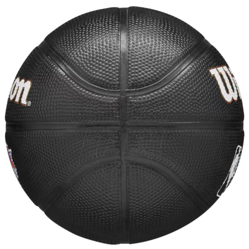 4. Piłka do koszykówki Wilson Team Tribute New York Knicks Mini Ball WZ4017610XB