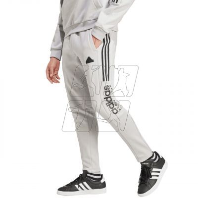 2. Spodnie adidas House of Tiro Fleece M IW5944