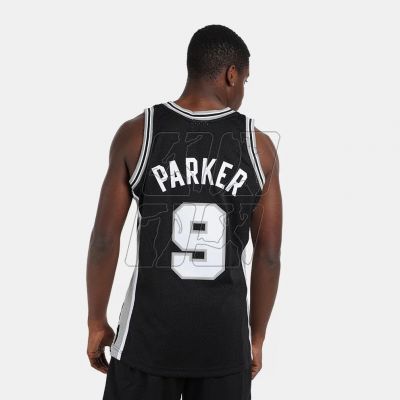 4. Koszulka Mitchell & Ness San Antonio Spurs NBA Swingman Jersey Spurs 2001 Tony Parker M SMJYLG19018-SASBLCK01TPA