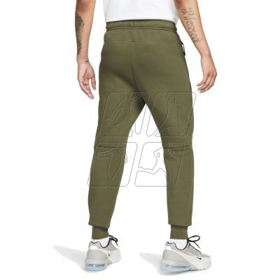 2. Spodnie Nike Tech Fleece M FB8002-222