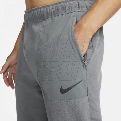 3. Spodnie Nike Therma-FIT M DD2136-068