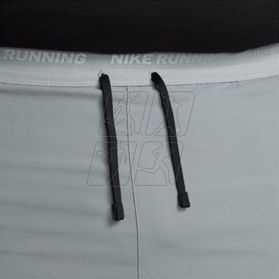 3. Spodenki Nike Dri-FIT Stride M DM4757-084