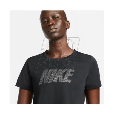 3. Koszulka Nike Graphic Cropped W DD5019-010