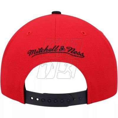 4. Czapka z daszkiem Mitchell &amp; Ness Chicago Bulls NBA Day One Snapback Bulls 6HSSMM19224-CBUBKWH