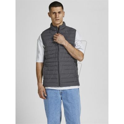 8. Kamizelka Jack & Jones Jjerecycle Bodywarmer Noos M 12211132