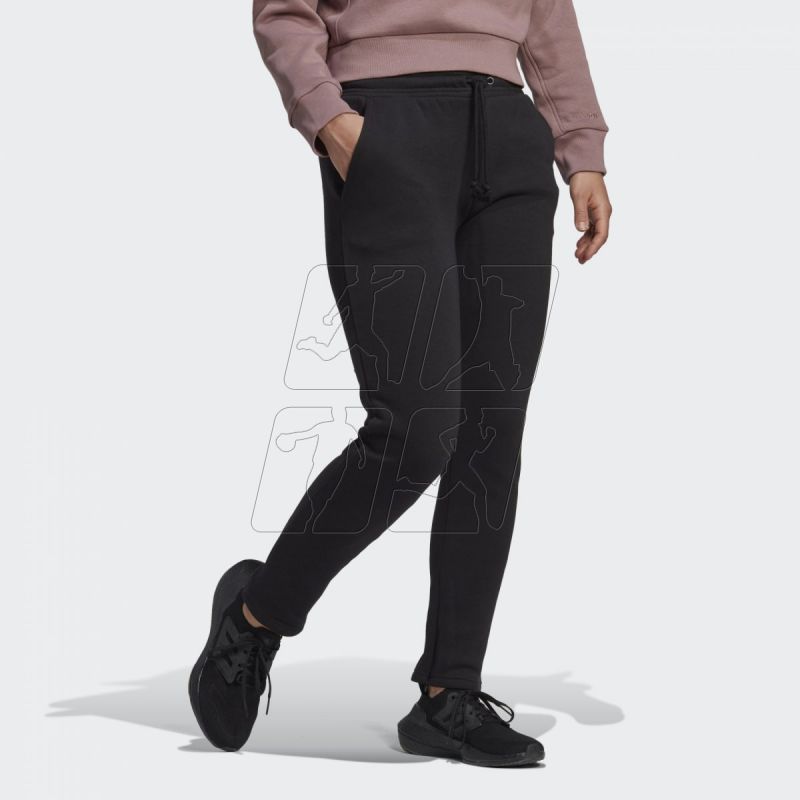 3. Spodnie adidas All Szn Fleece Tapered Pants W HI0024